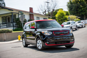 2015 Kia Soul EV Plus Front Three Quarter Turn